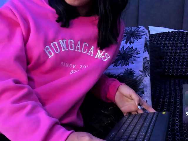 ChloeMontes's BongaCams show and profile