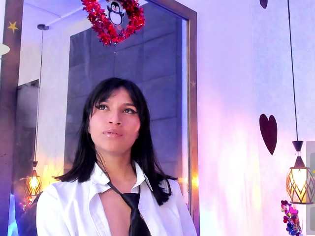 ChloeMontes's BongaCams show and profile