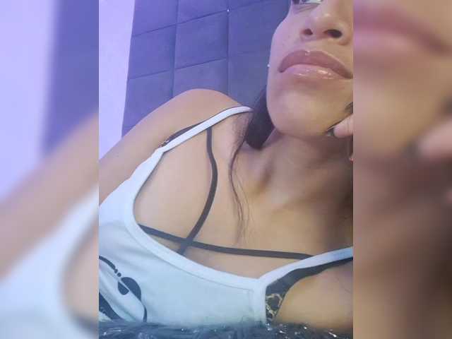 ChloeMontes's BongaCams show and profile