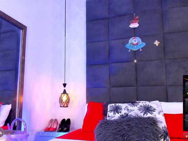 ChloeMontes's BongaCams show and profile