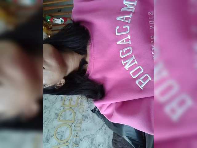 ChloeMontes's BongaCams show and profile