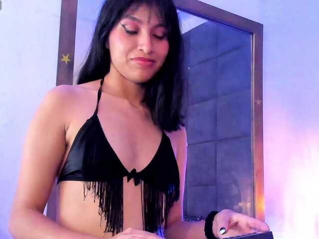 ChloeMontes's BongaCams show and profile