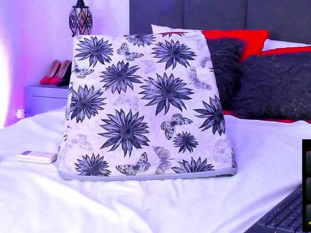 ChloeMontes's BongaCams show and profile