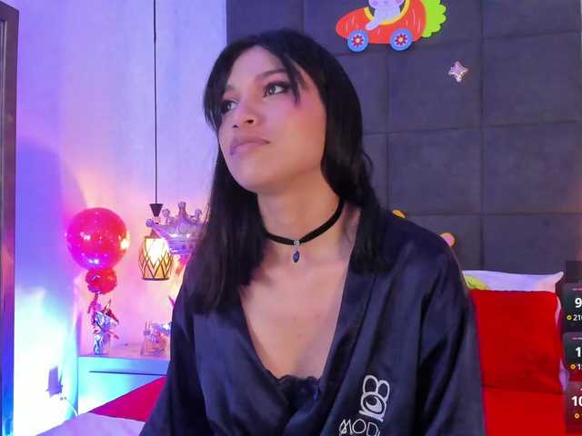 ChloeMontes's BongaCams show and profile