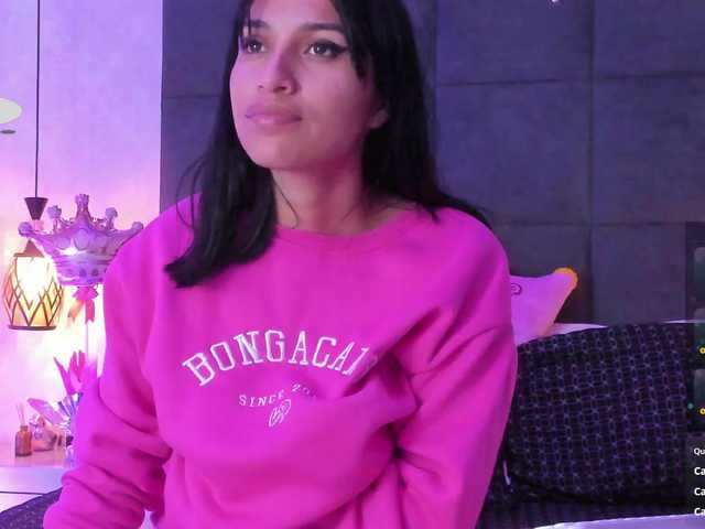 le modèle ChloeMontes est en webcam porno dans un show sur le site bongacams, il possède les tags suivants: Latino/Hispanic,Brunette,Shaved