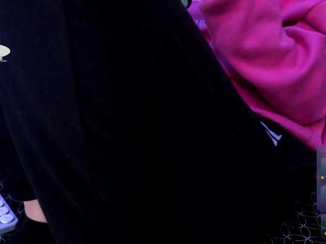 ChloeMontes's BongaCams show and profile