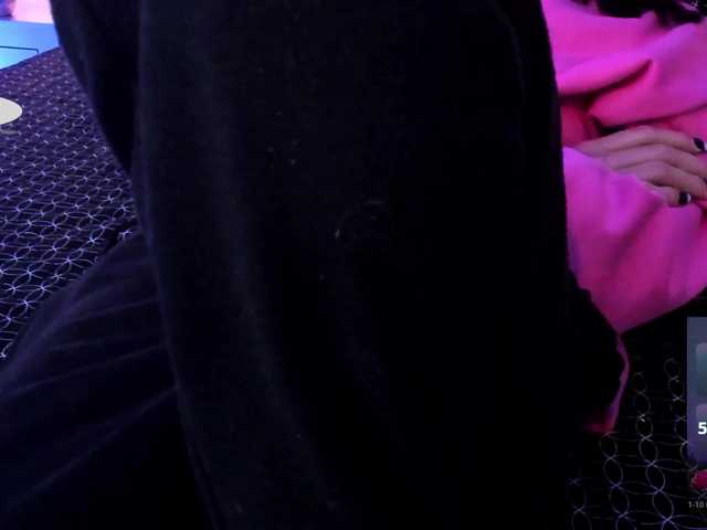 ChloeMontes's BongaCams show and profile