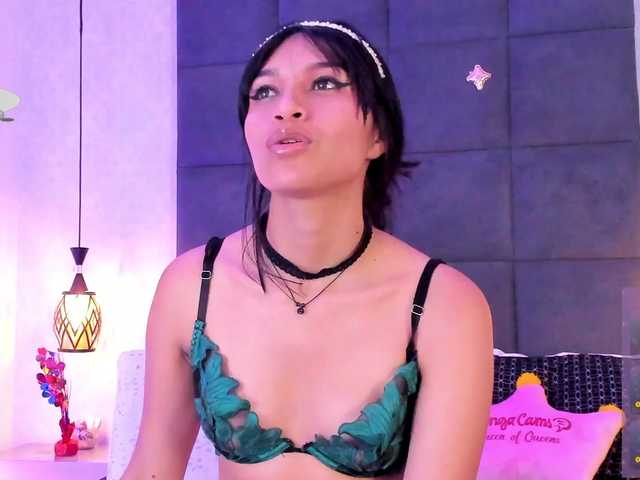 ChloeMontes's BongaCams show and profile