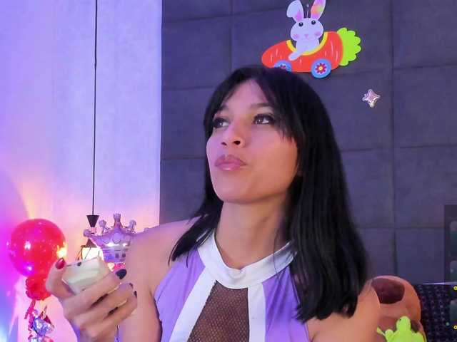 ChloeMontes's BongaCams show and profile