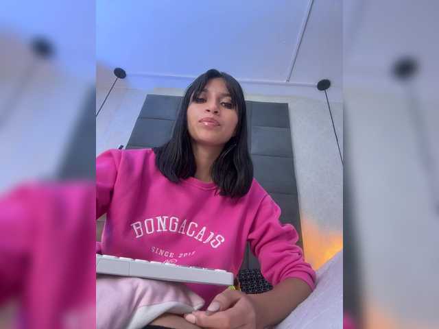 ChloeMontes's BongaCams show and profile