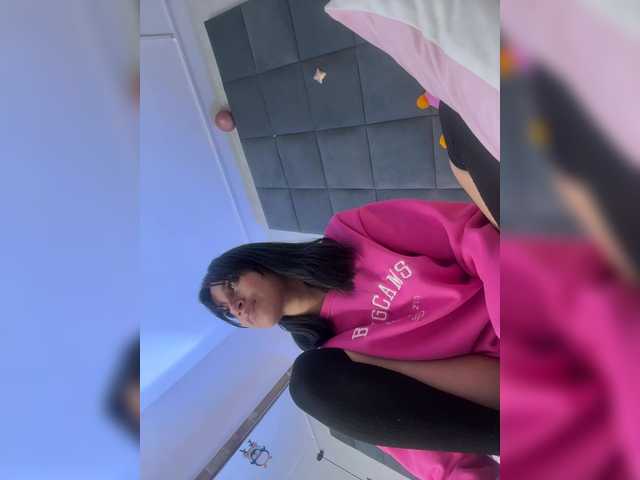 ChloeMontes's BongaCams show and profile