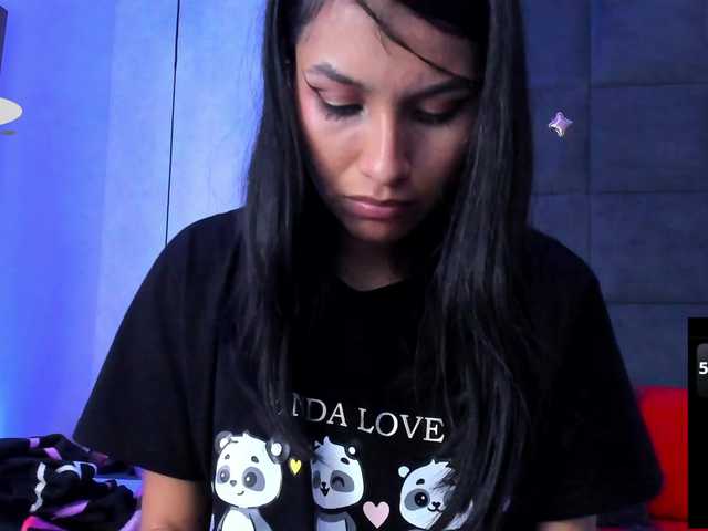 ChloeMontes's BongaCams show and profile