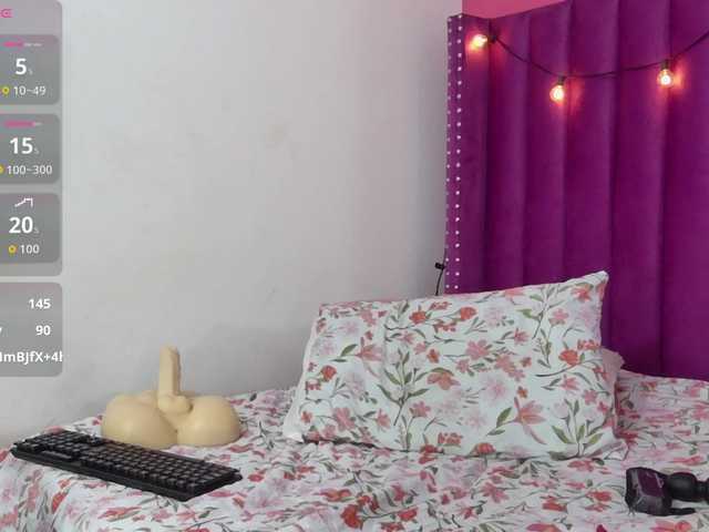 slutlittlegir's BongaCams show and profile