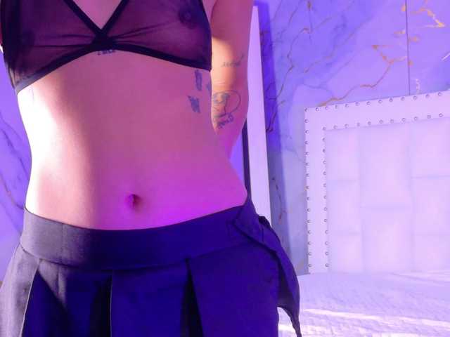 slutlittlegir's BongaCams show and profile