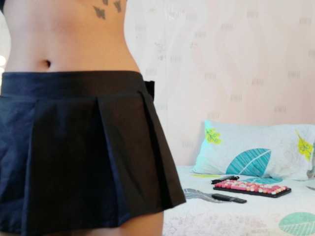 slutlittlegir's BongaCams show and profile