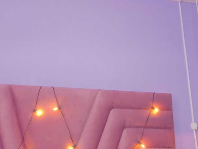 slutlittlegir's BongaCams show and profile