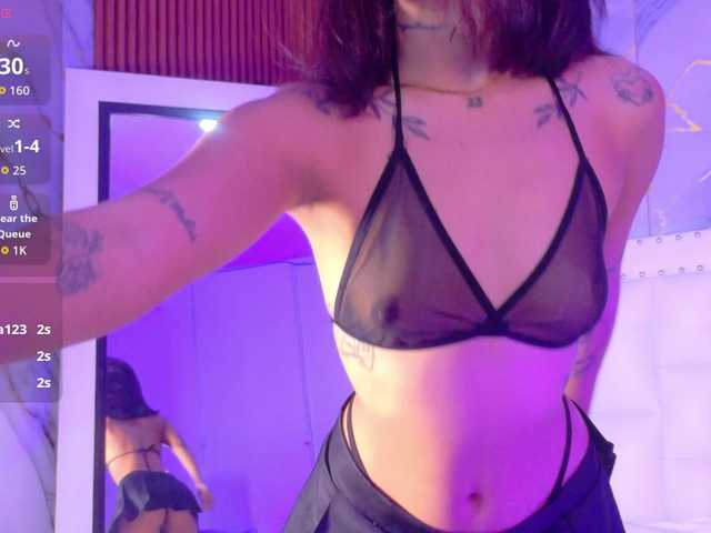 slutlittlegir's BongaCams show and profile