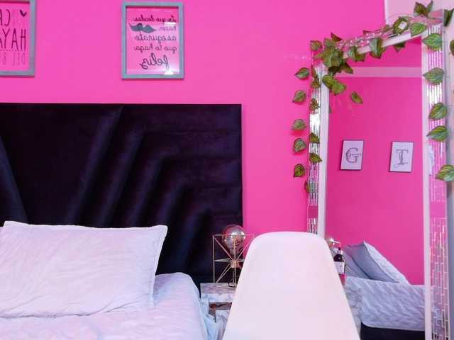  slutlittlegir chat room