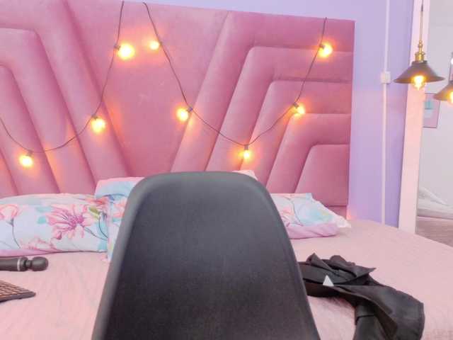 slutlittlegir's BongaCams show and profile