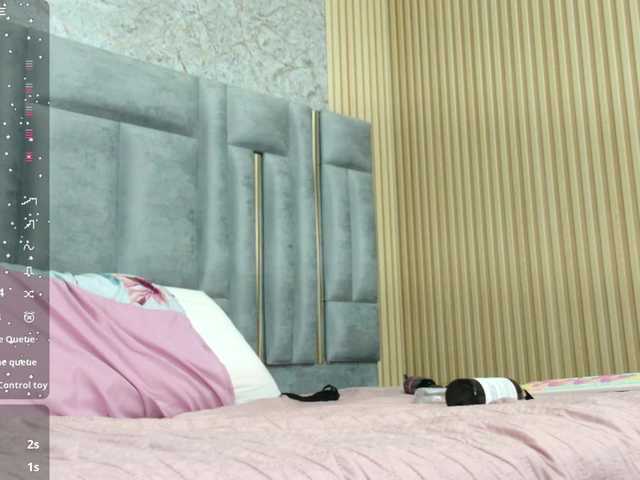 slutlittlegir's BongaCams show and profile