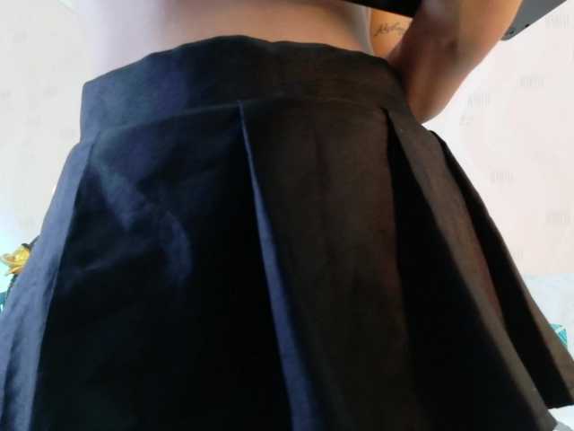 slutlittlegir's BongaCams show and profile