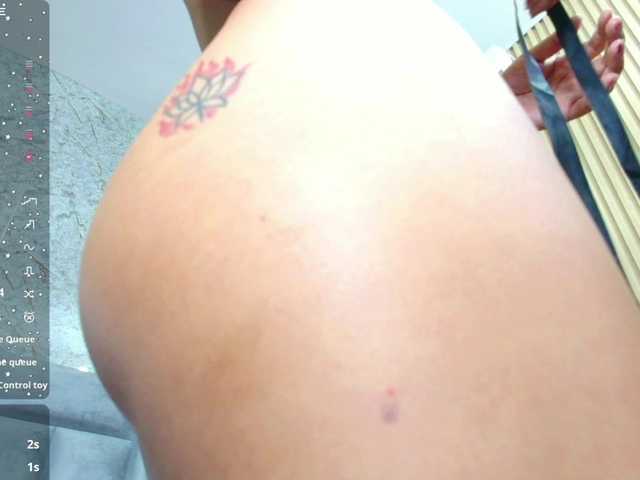 slutlittlegir's BongaCams show and profile