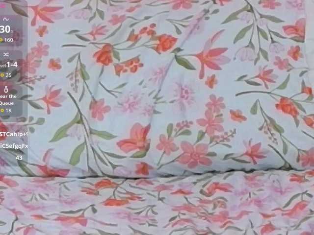 slutlittlegir's BongaCams show and profile