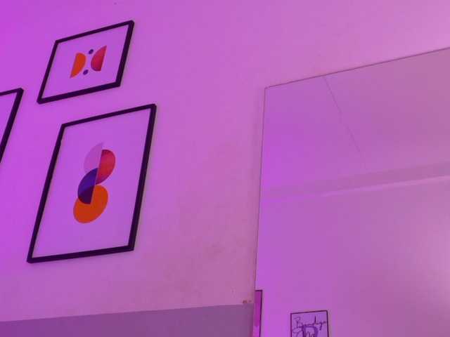 slutlittlegir's BongaCams show and profile