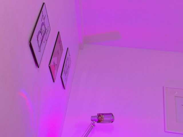 slutlittlegir's BongaCams show and profile