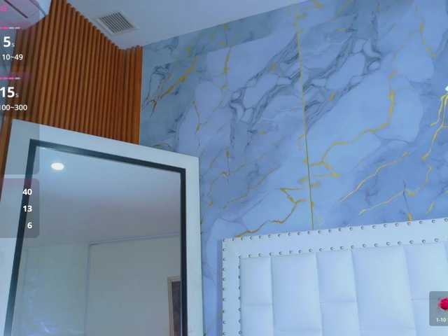 slutlittlegir's BongaCams show and profile