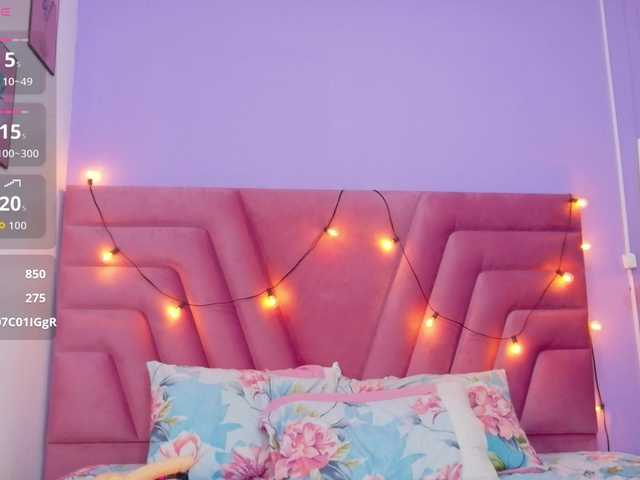 slutlittlegir's BongaCams show and profile