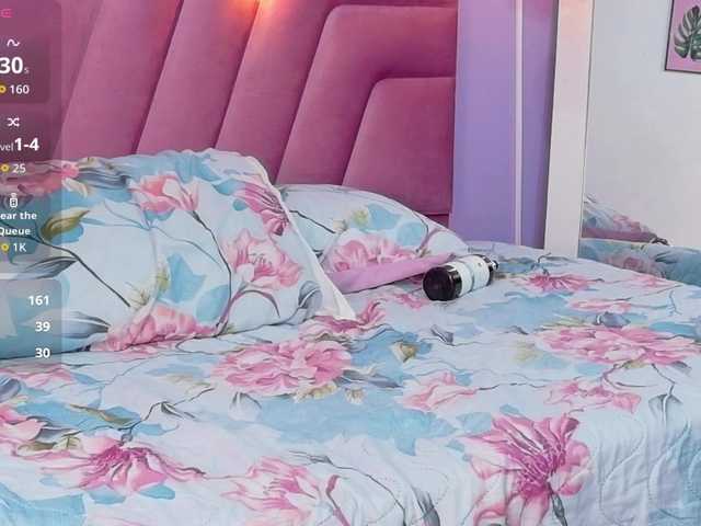 slutlittlegir's BongaCams show and profile