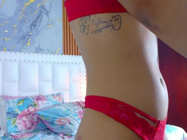 slutlittlegir's BongaCams show and profile
