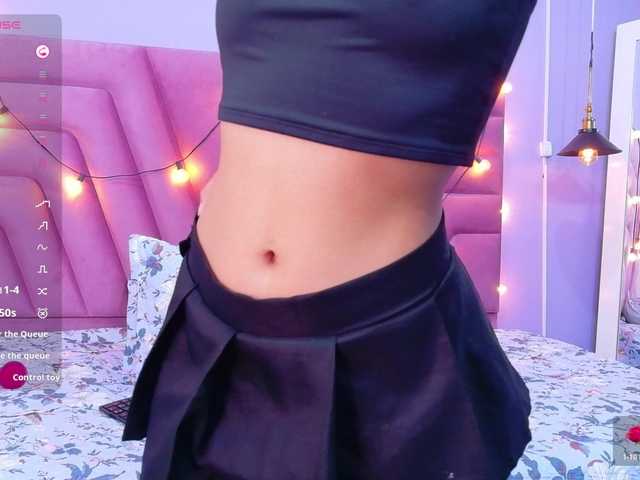 slutlittlegir's BongaCams show and profile
