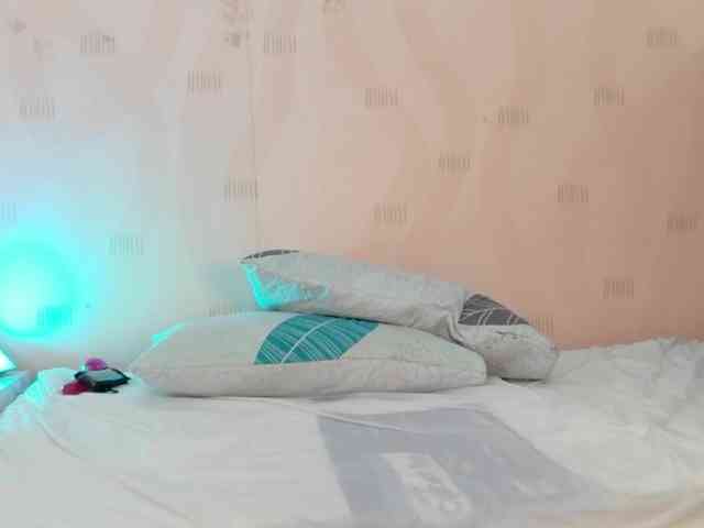 slutlittlegir webcam