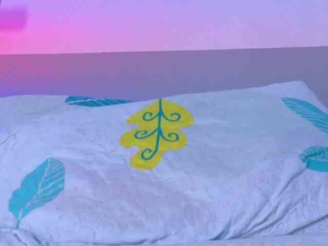 slutlittlegir webcam
