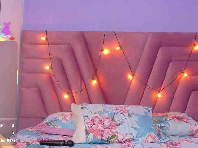 slutlittlegir webcam