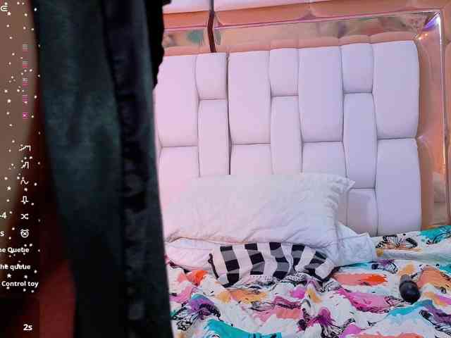 slutlittlegir webcam