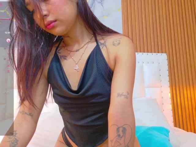 slutlittlegir webcam