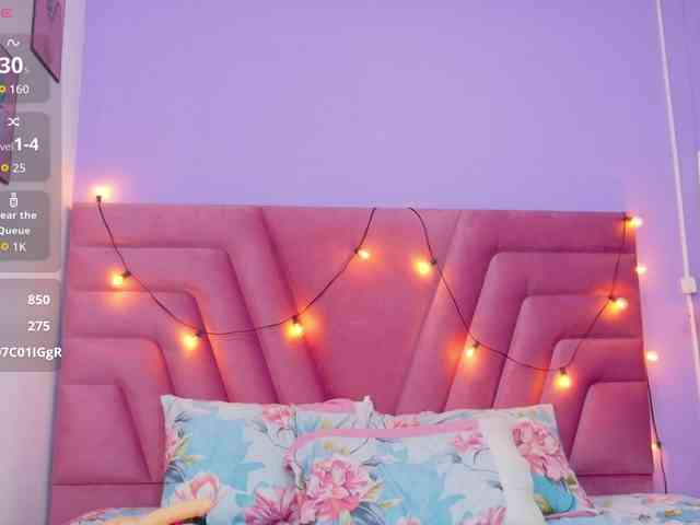 slutlittlegir webcam