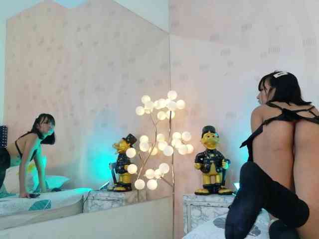 slutlittlegir webcam