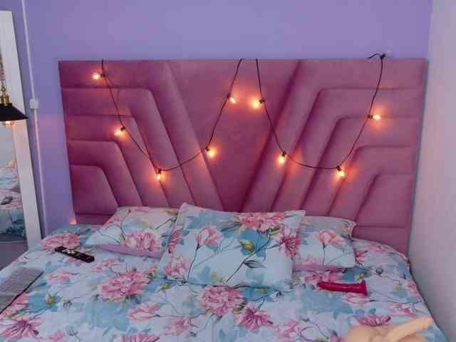 slutlittlegir webcam