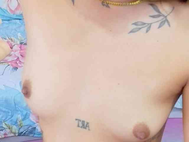 slutlittlegir webcam