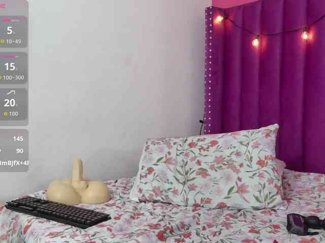 slutlittlegir webcam