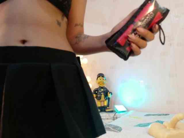 slutlittlegir webcam