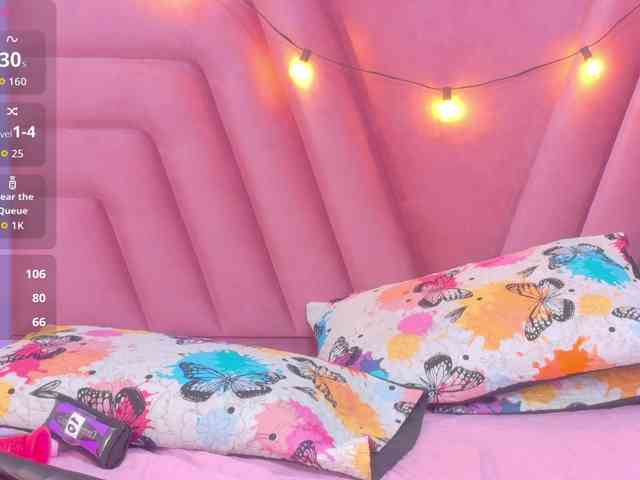 slutlittlegir webcam