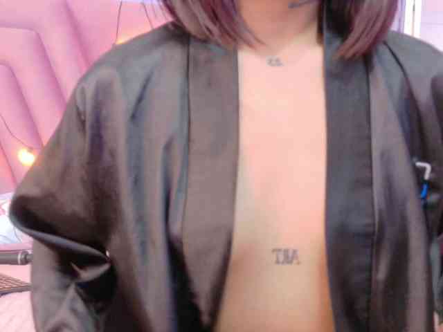 slutlittlegir webcam