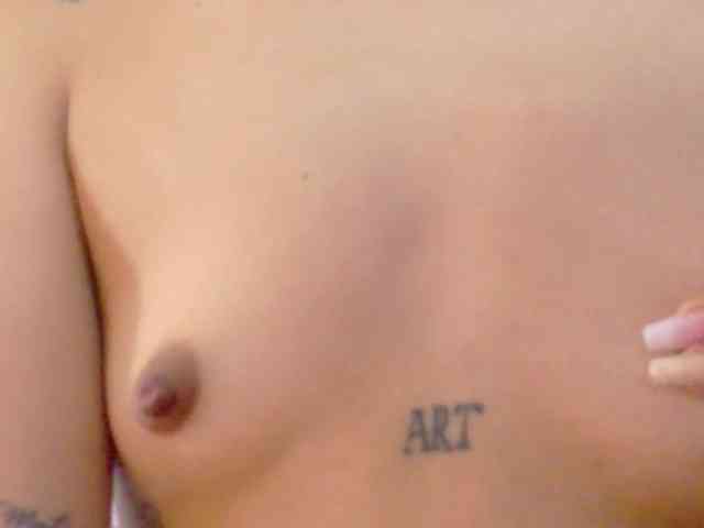 slutlittlegir webcam