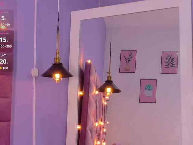 slutlittlegir webcam