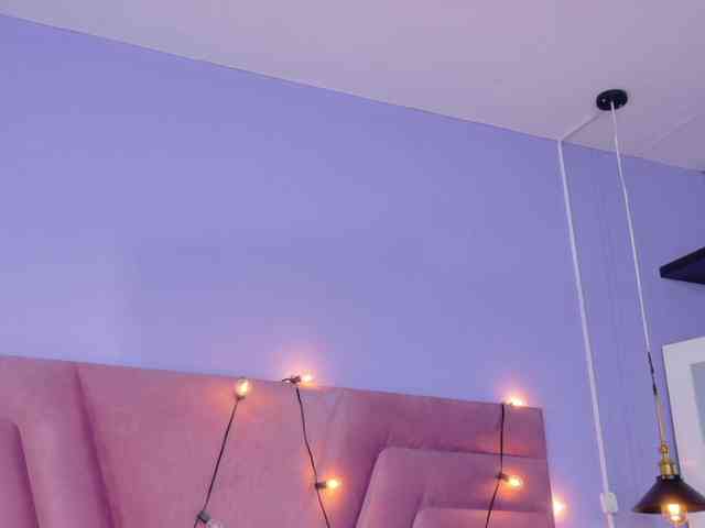 slutlittlegir webcam